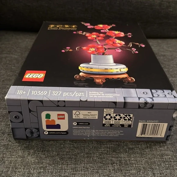 LEGO Plum Blossom Botanical Collection - Picture 5 of 13